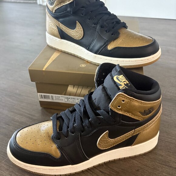 Jordan 1 Retro High OG Blacl/Metallic Gold 8.5 - Picture 2 of 6